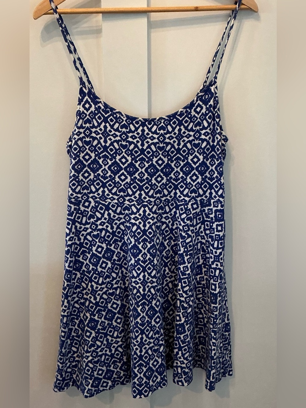 H&M Divided Blue White Geometric Fit & Flare Cami Dress Women’s Large Stretch Co
